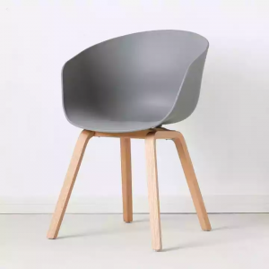 Plastična stolica s drvenom nogom 1678