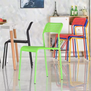 Bos vendedores por xunto Mobles baratos Cadeiras de oficina sen brazos Plástico Apilable Moderno